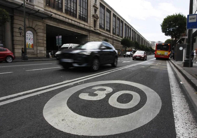 Las restricciones para impedir que los coches contaminantes entren al centro de Bilbao se aprobarán en mayo